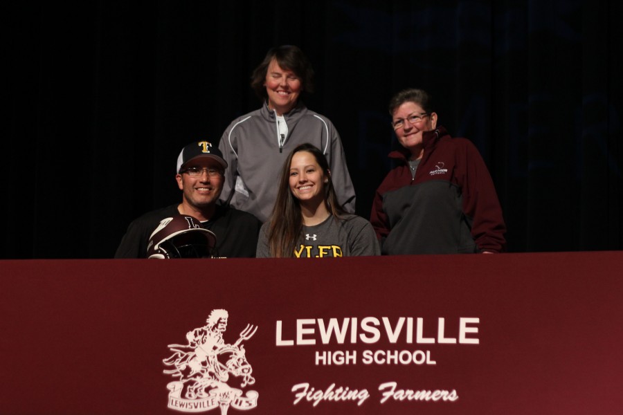 Senior Tommi Goodman signs to Tyler Junior College to play as a freshman softball player. 