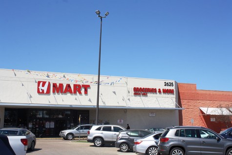 Review: H-Mart plaza represents Asian backgrounds