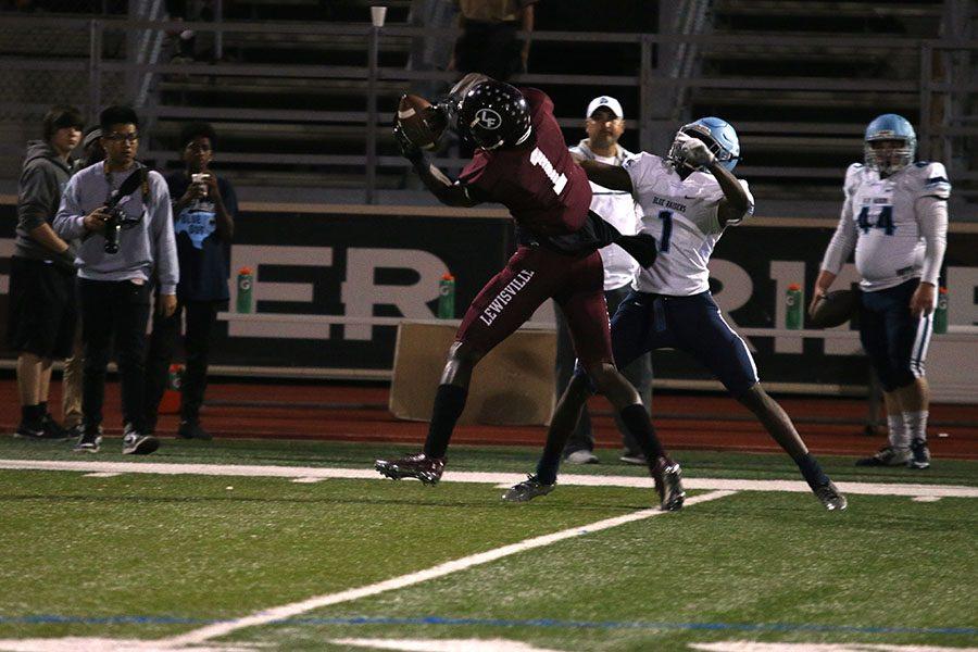 Senior wide receiver Tyrell Shavers (1) catches the ball.