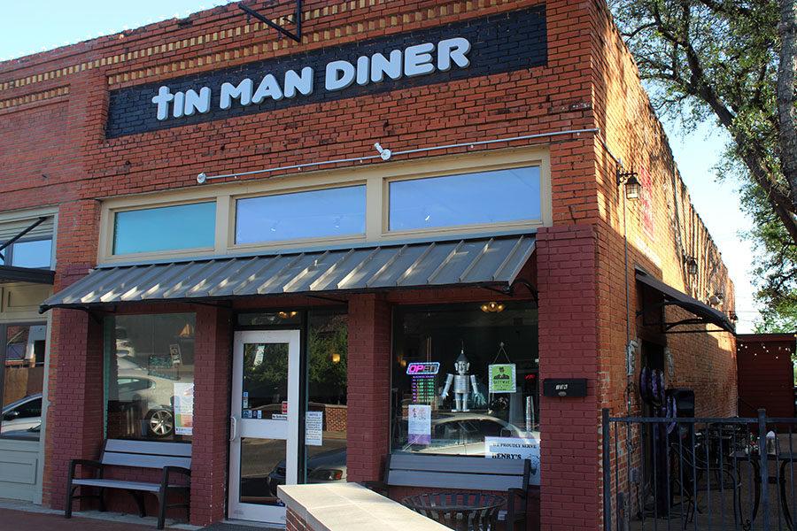 Review: Tin Man Diner attempts to bring gourmet pizza to Old Town