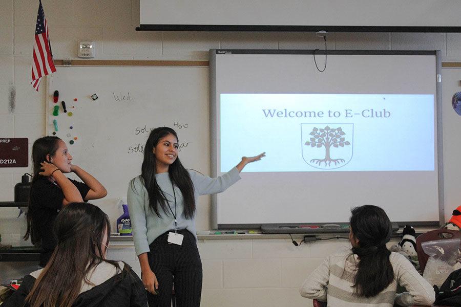 President Jacqueline Hernandez and vice president Jennifer Saldivar welcome members to the environmental club on Tuesday, August 28.