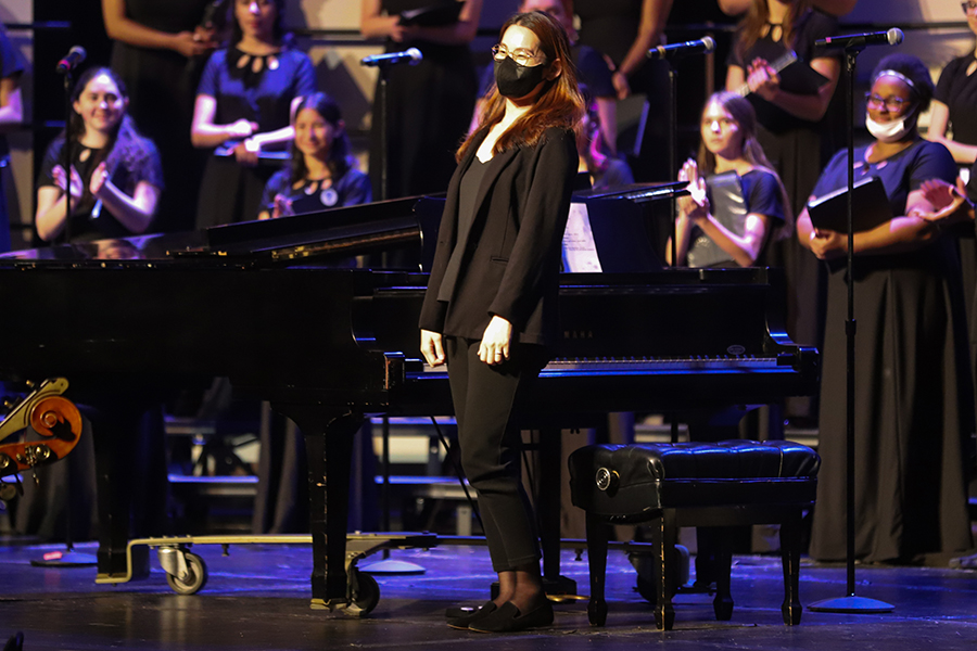 A round of applause goes to accompanist Ha Na Do for her musical assistance throughout the concert. 