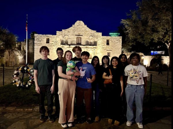 AcDec members stand in front of the Alamo. Photo courtesy of Amber Counts and Rebecca Delozier.